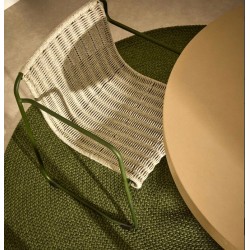 Silla Arvin Swirl en tejido chenilla beige y patas de madera de roble VeryForma